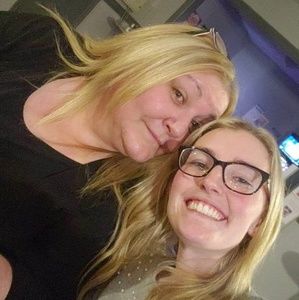 Meet your Posher, Roxanne